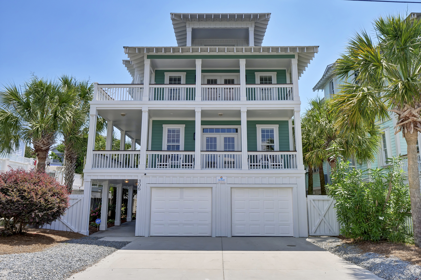 Wrightsville Beach house front with driveway